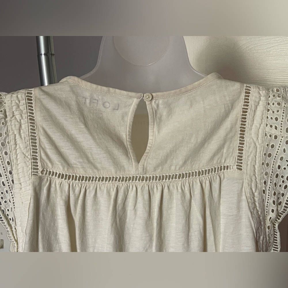 LOFT 100% Cotton Cream Eyelet Lace Bib Cap Sleeve Cotton Top - Size M - Picture 5 of 9
